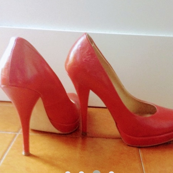 NEW Red pumps miss sixty - Picture 3 of 8